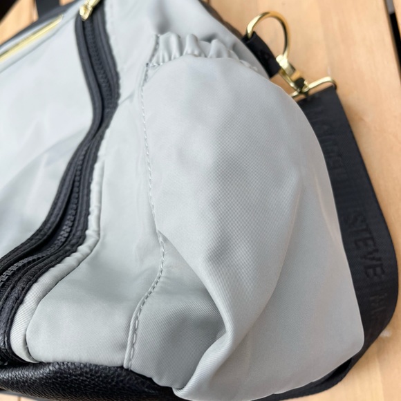 STEVE MADDEN Grey Nylon and Black Leather Duffle Bag with Gold Hardware - Picture 9 of 14